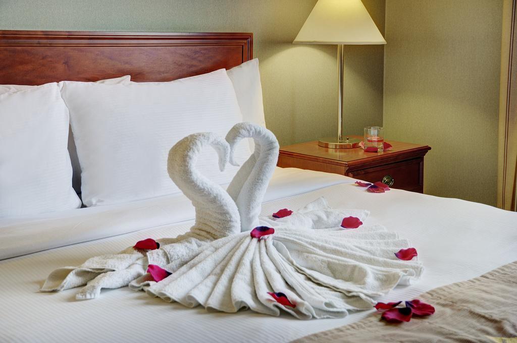 Days Inn By Wyndham Whitecourt Δωμάτιο φωτογραφία