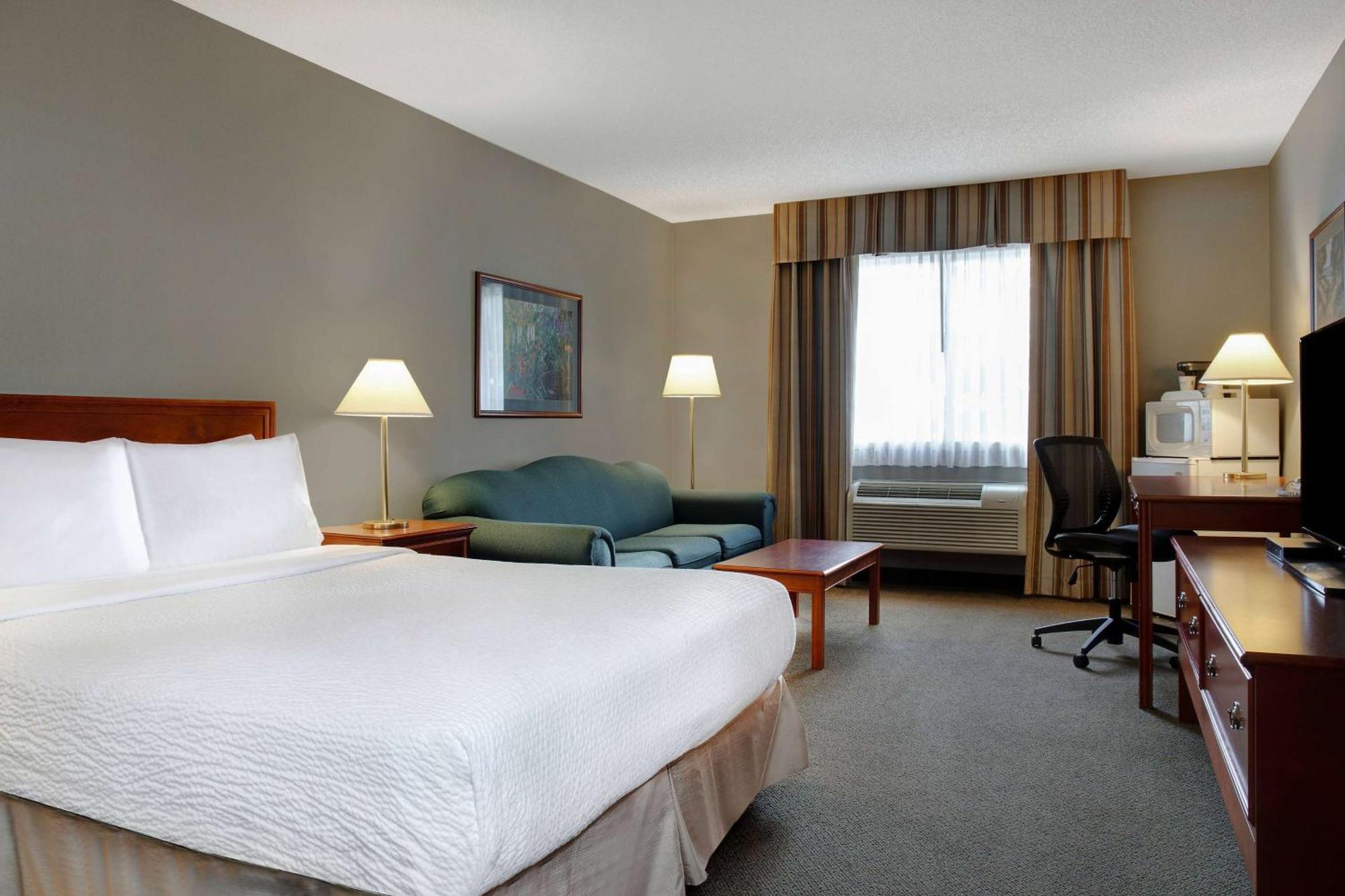 Days Inn By Wyndham Whitecourt Εξωτερικό φωτογραφία