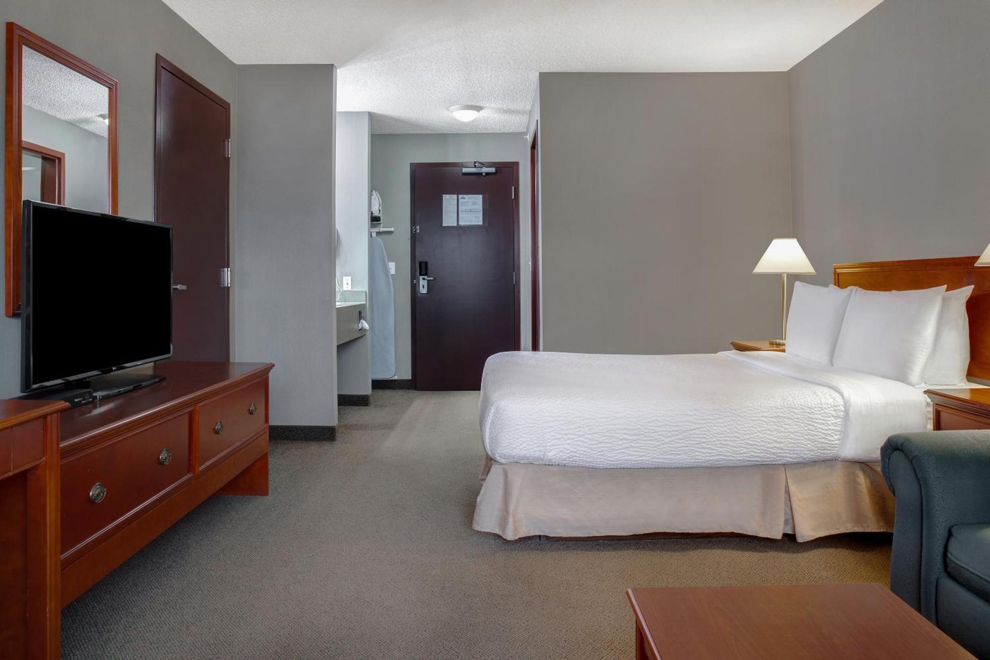 Days Inn By Wyndham Whitecourt Εξωτερικό φωτογραφία