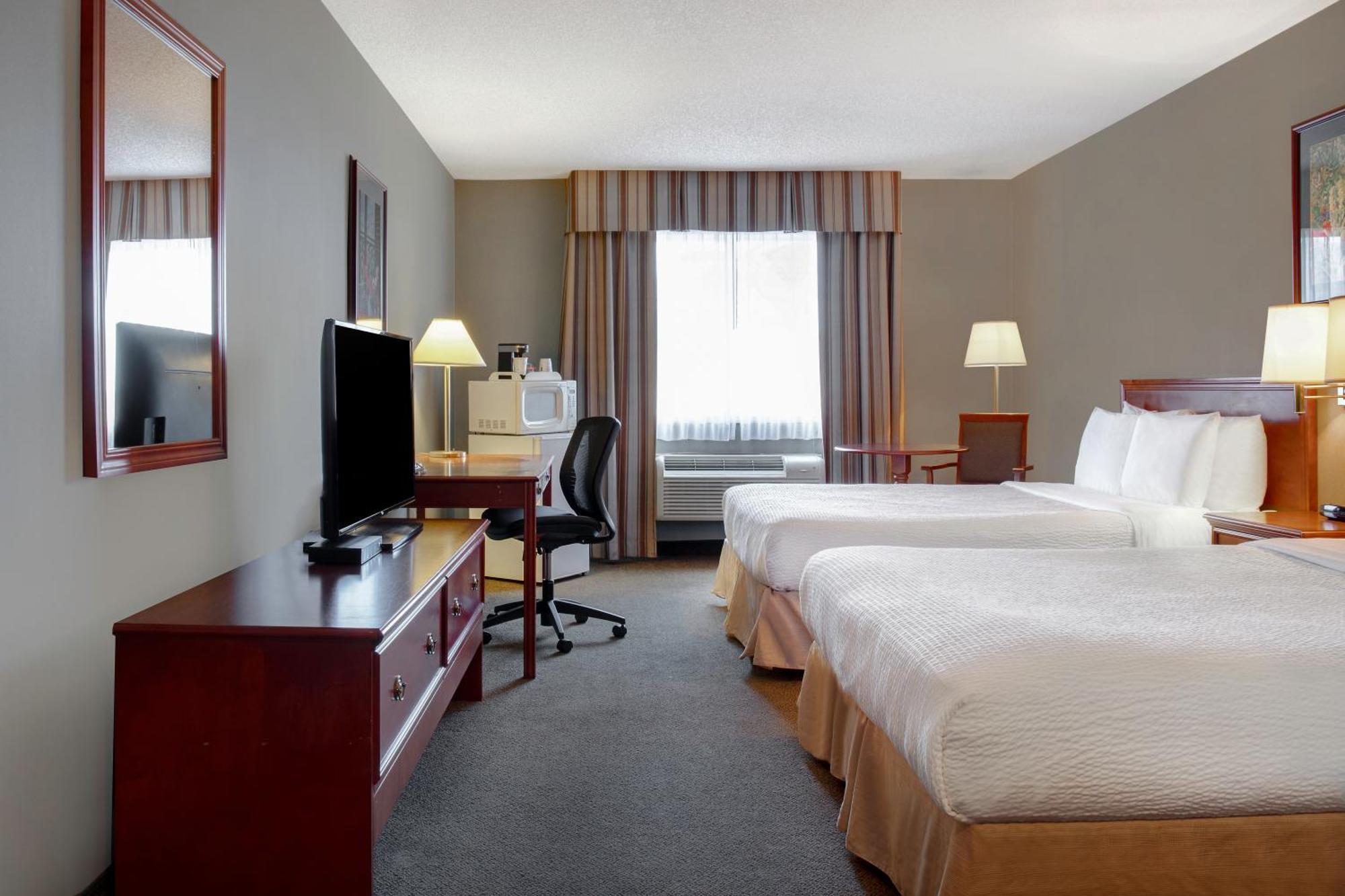 Days Inn By Wyndham Whitecourt Εξωτερικό φωτογραφία