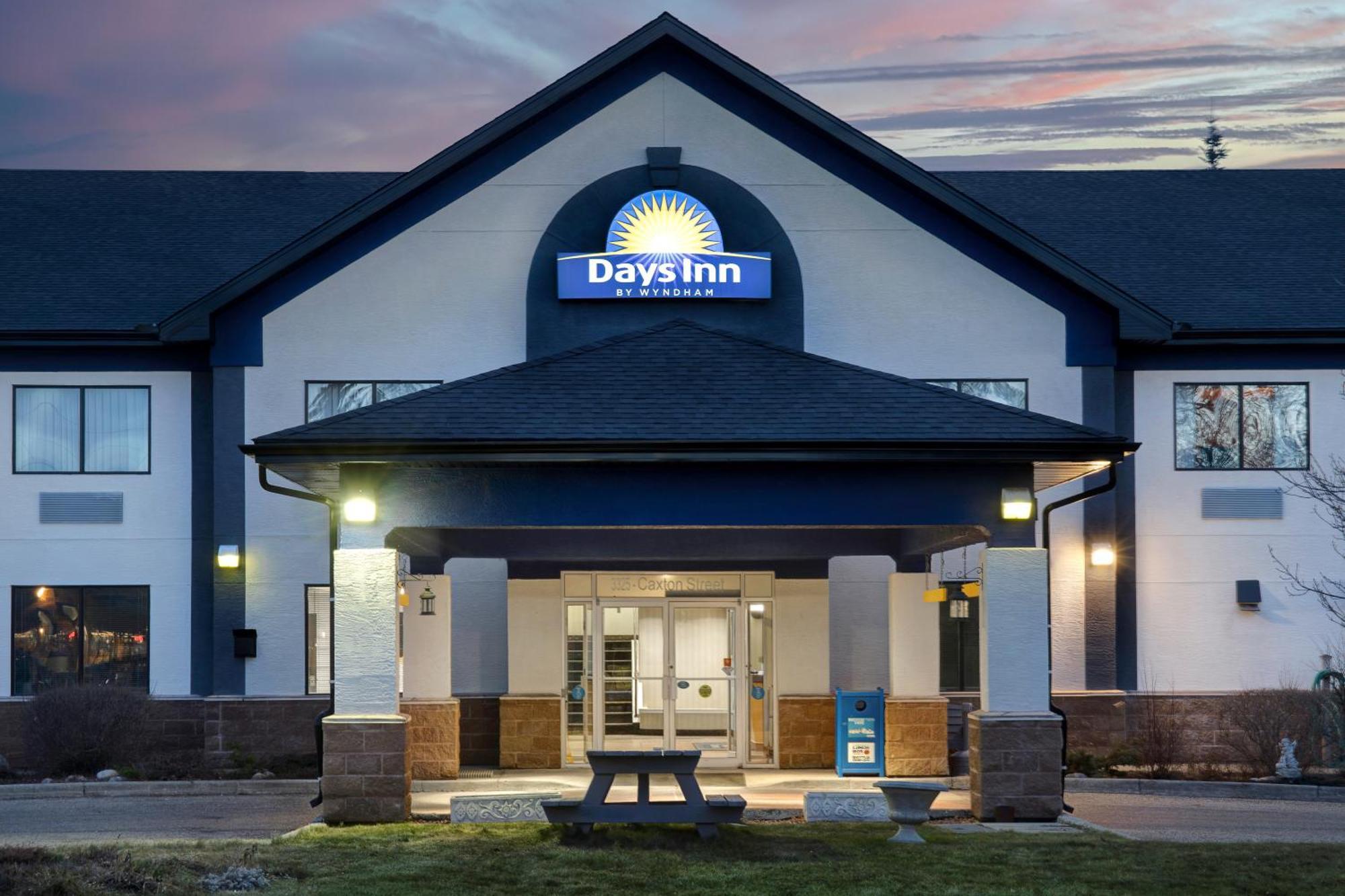 Days Inn By Wyndham Whitecourt Εξωτερικό φωτογραφία