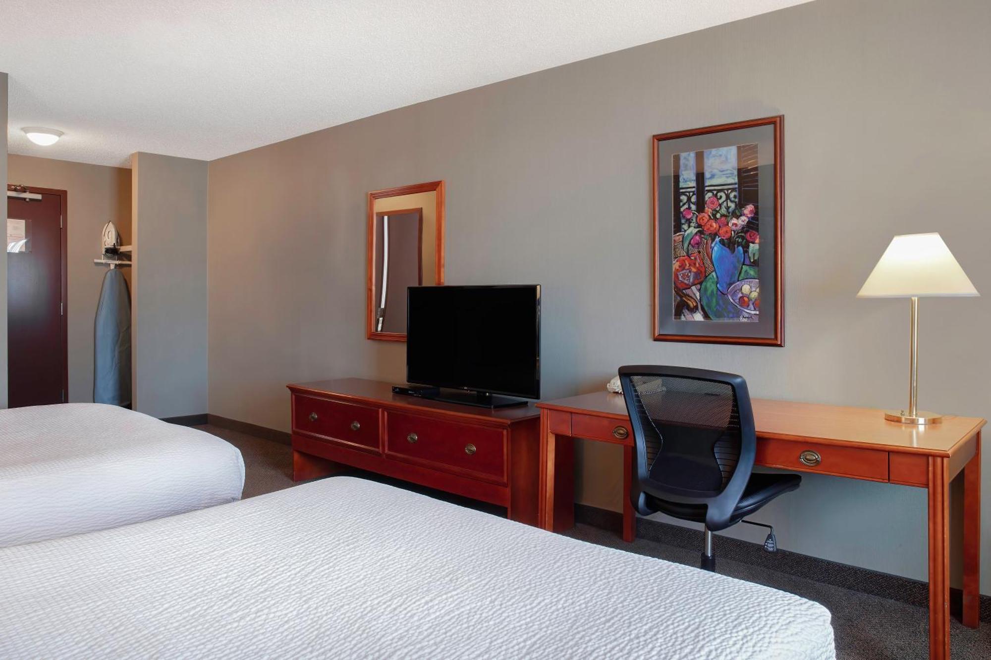 Days Inn By Wyndham Whitecourt Εξωτερικό φωτογραφία